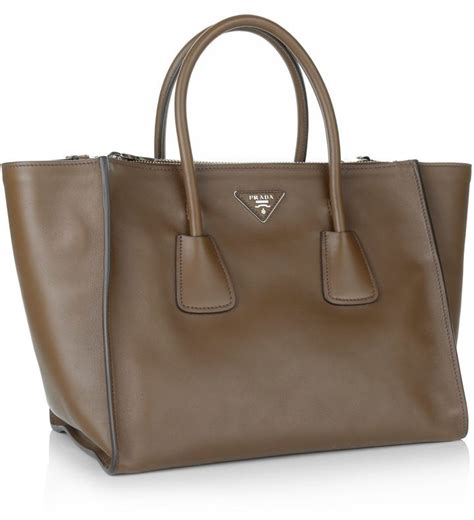 prada werbung tasche nagellack|prada tote bag damen.